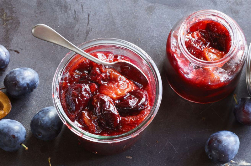 Confiture de pruneaux à la vanille