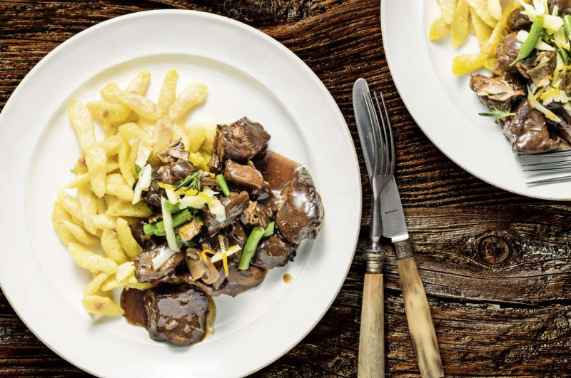 Civet de chevreuil avec gremolata au gruyère