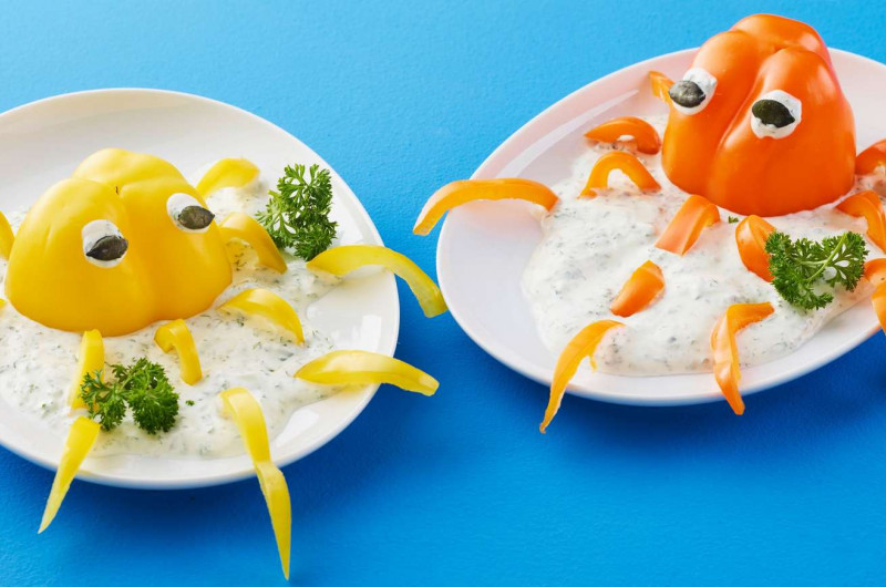 Pieuvre-poivron dans un dip aux fines herbes