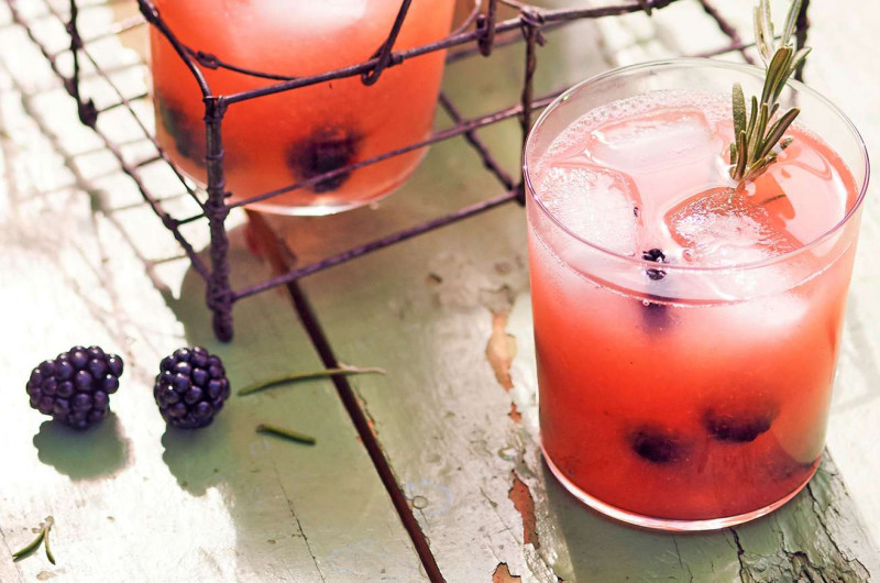 Pink grapefruit cooler au vin blanc