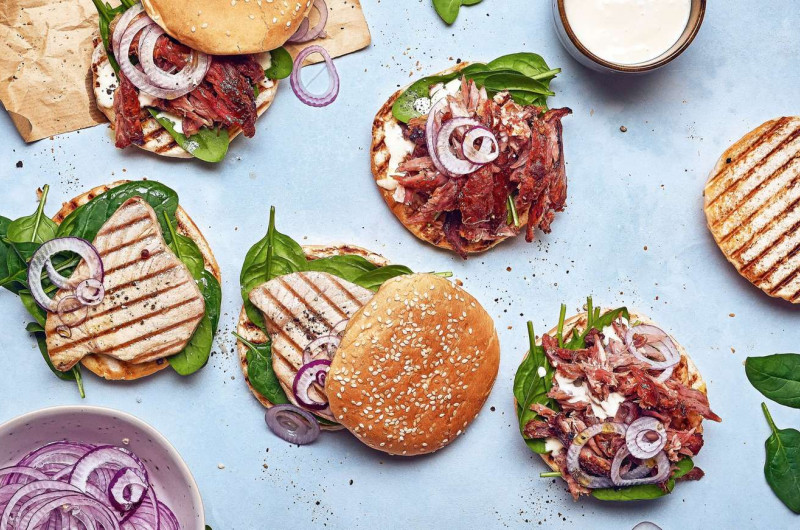 Pulled sparerib burger