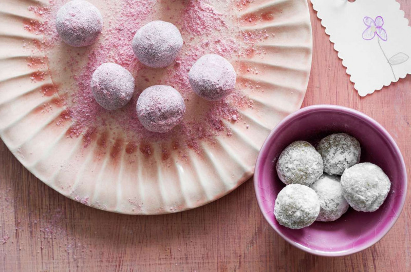 Pralinés aux canneberges et à la noix de coco
