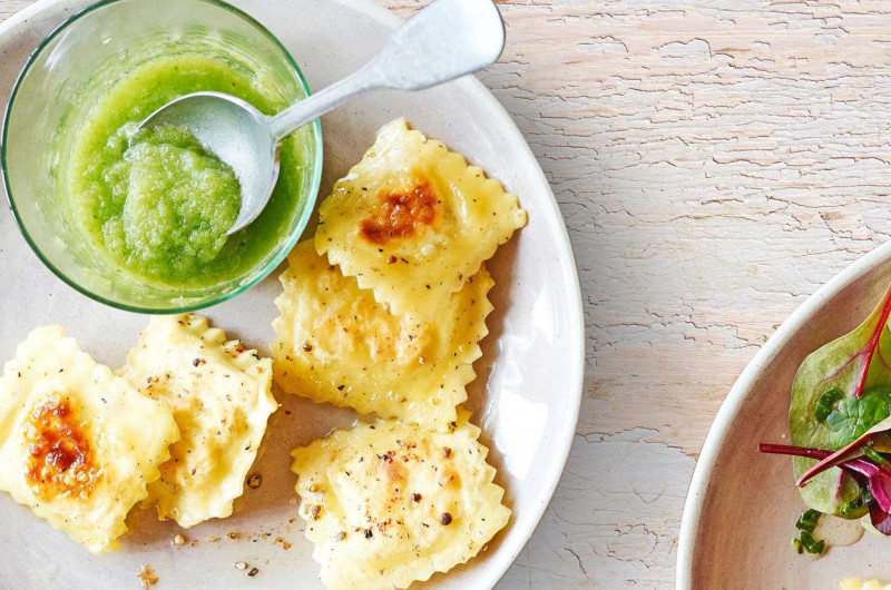 Ravioli poêlés avec dip au concombre