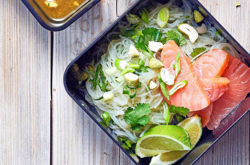 Vermicelles chinois au saumon et au wasabi