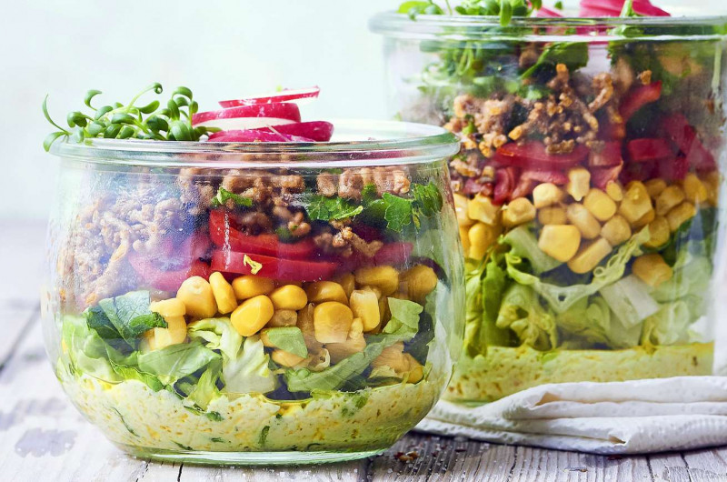 Salade de viande hachée piquante avec maïs
