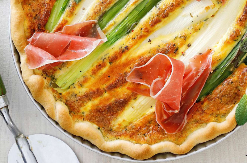 Quiche aux asperges avec jambon cru