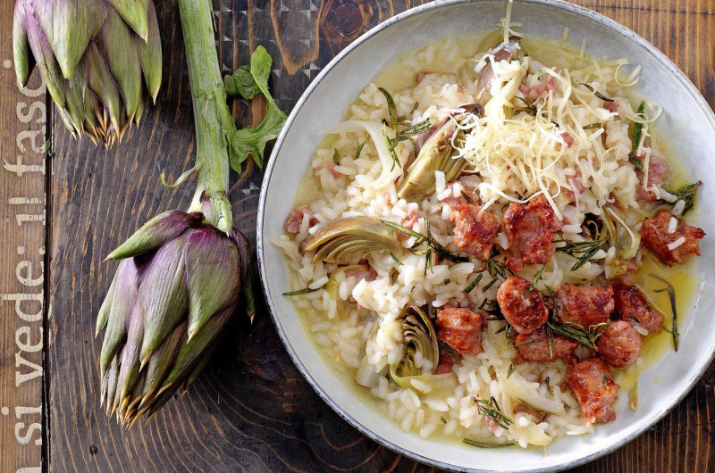Risotto aux artichauts et à la salsiccia