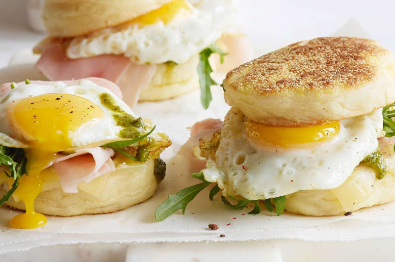 Breakfast burger