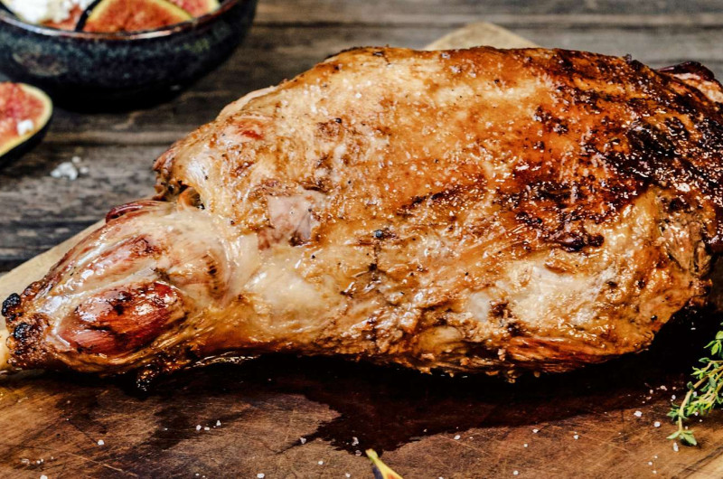 Gigot d'agneau avec figues et feta