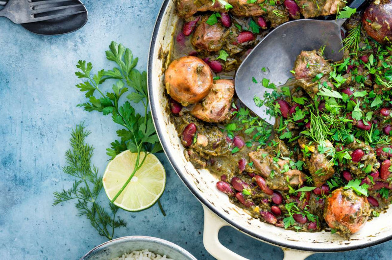 Ragoût d'agneau perse avec haricots rouges