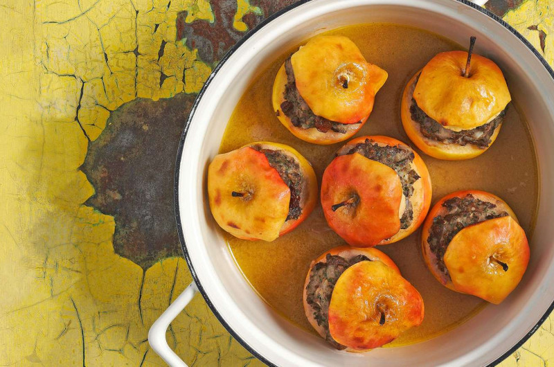 Pommes au four à la viande hachée
