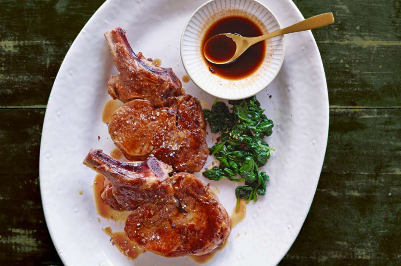 Côtelette de veau avec sauce aux coings