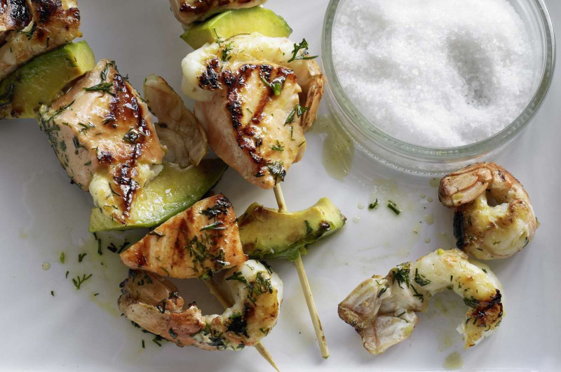 Brochettes de saumon et de crevettes