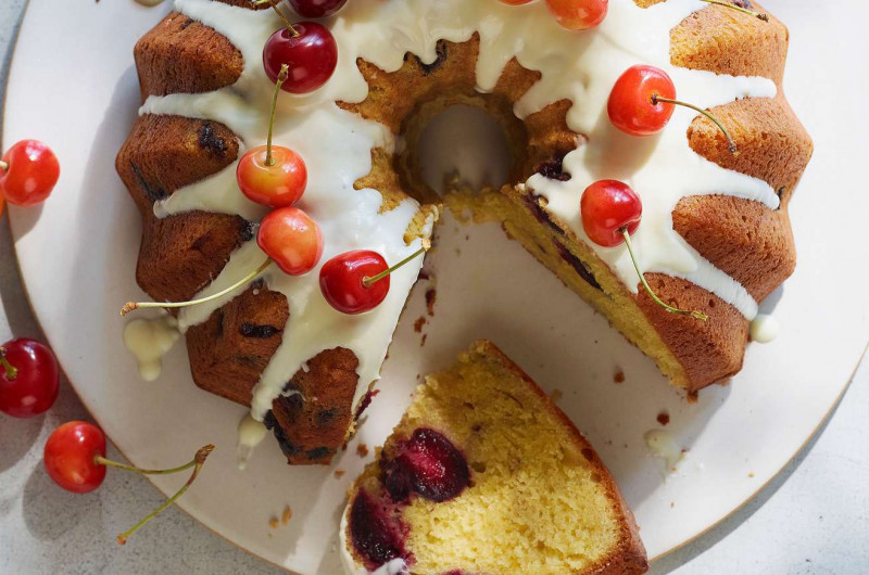 Kouglof au chocolat blanc et aux cerises