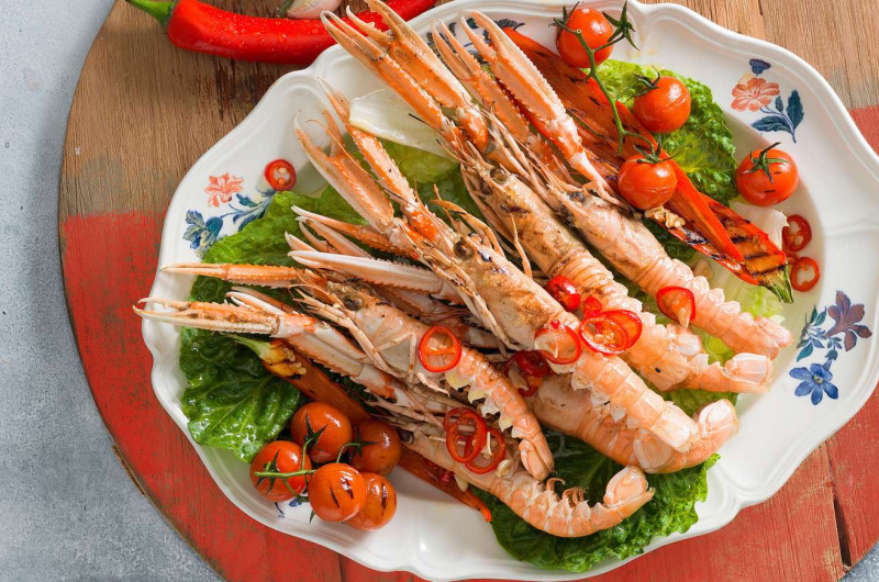 Langoustines avec huile à l'ail