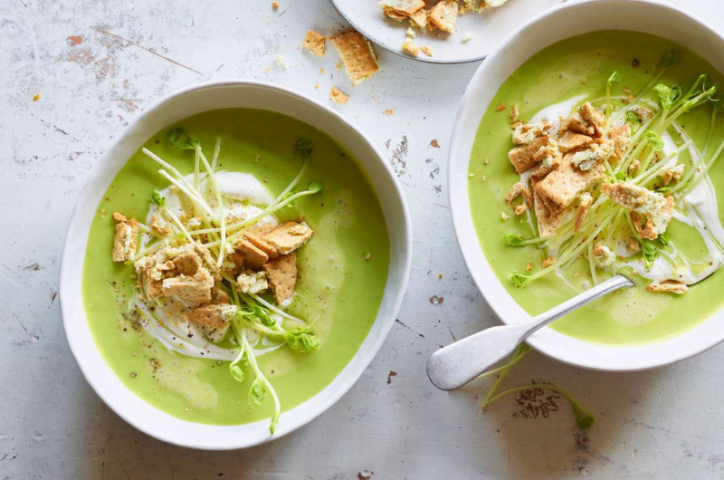 Gaspacho de petits pois avec crunch aux Blévita