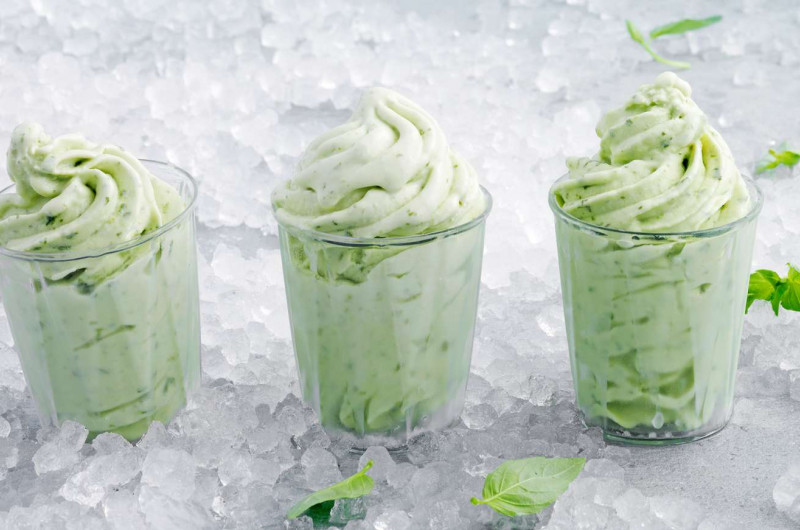 Yogourt glacé au basilic