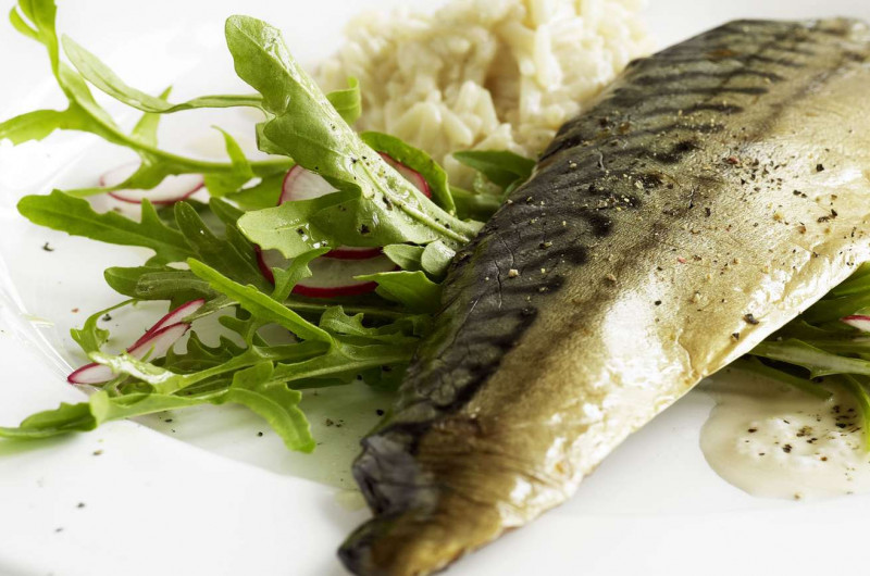 Salade de riz au maquereau fumé