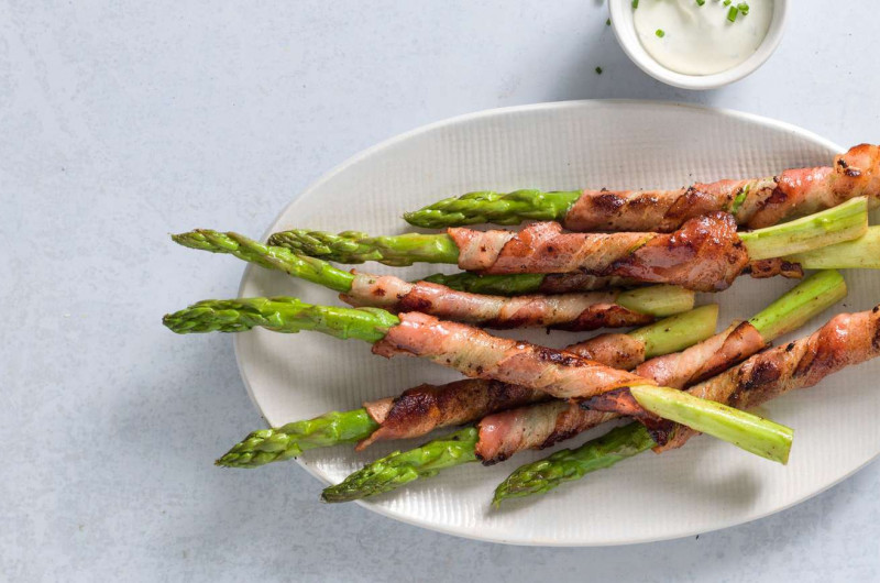 Asperges enrobées de lard