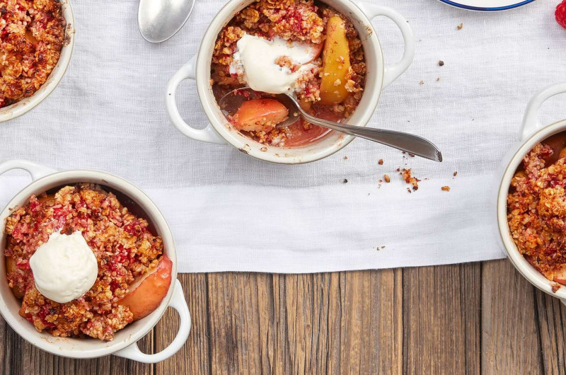 Crumble aux pommes et framboises