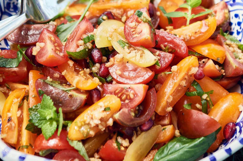 Salade de tomates avec crumble de boulgour