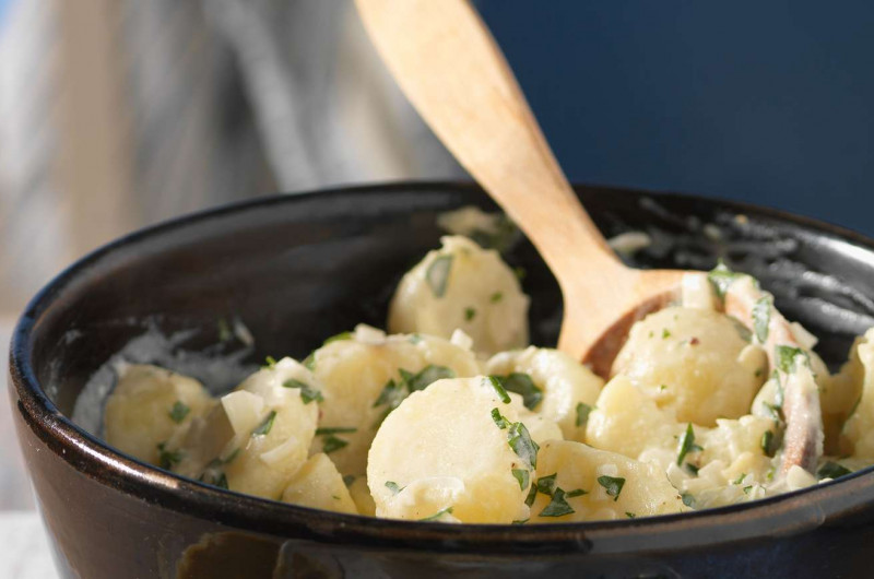 Salade de pommes de terre avec sauce à la mayonnaise