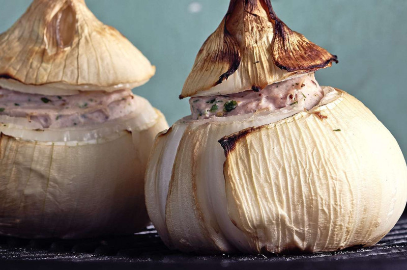Oignon farci au fromage d'Italie