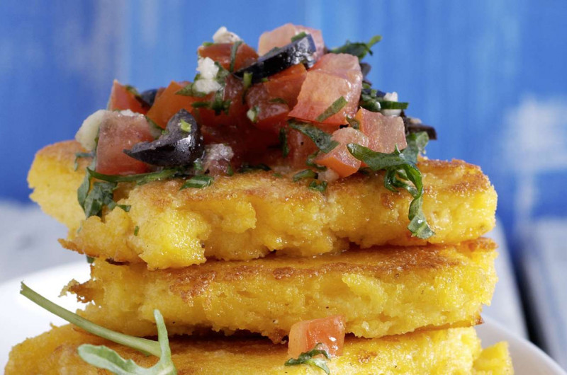 Polenta rôtie et concassée de tomates froides