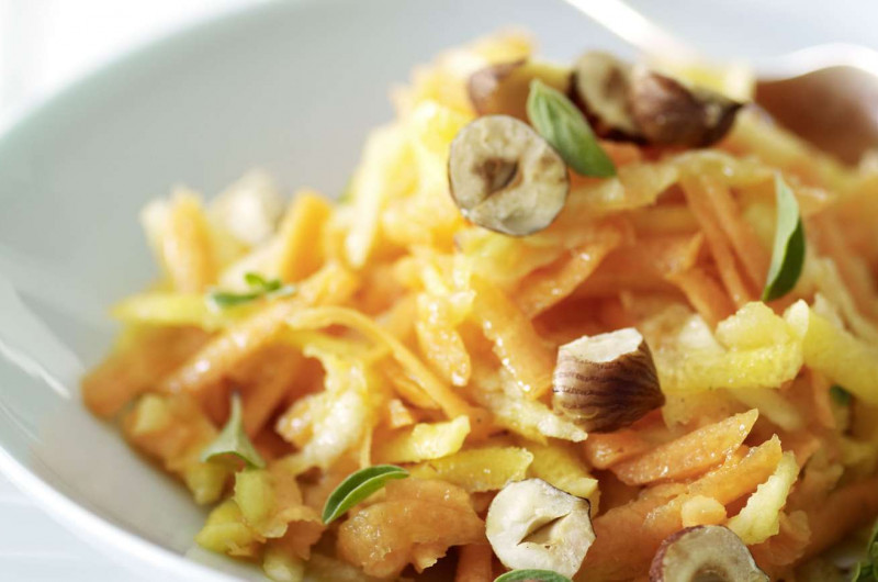 Salade de carottes et de pommes râpées