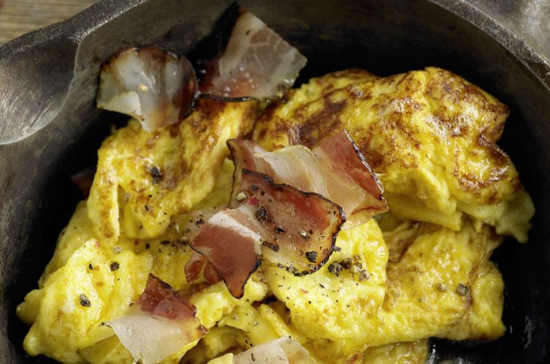 Oeufs brouillés au lard
