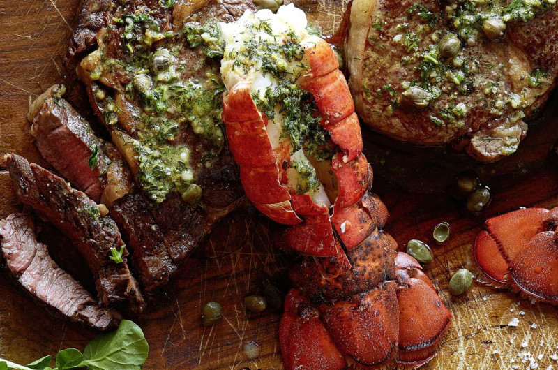 Entrecôte parisienne avec queue de homard