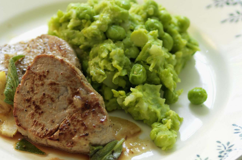 Médaillons de veau et purée de petits pois