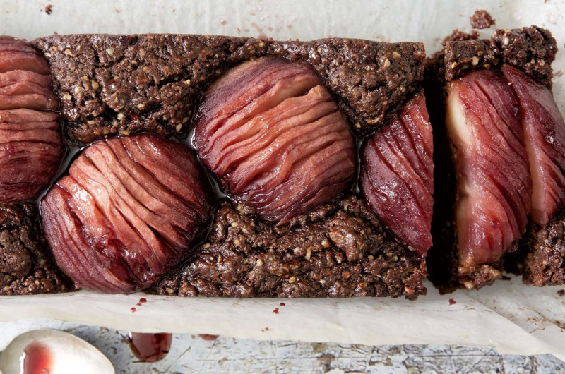 Cake au chocolat, au jus de raisin et aux pommes