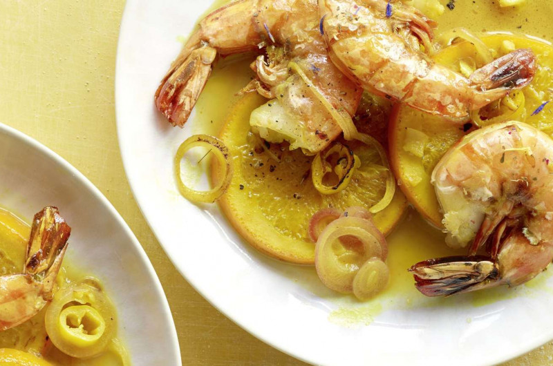 Crevettes sur orange piquante