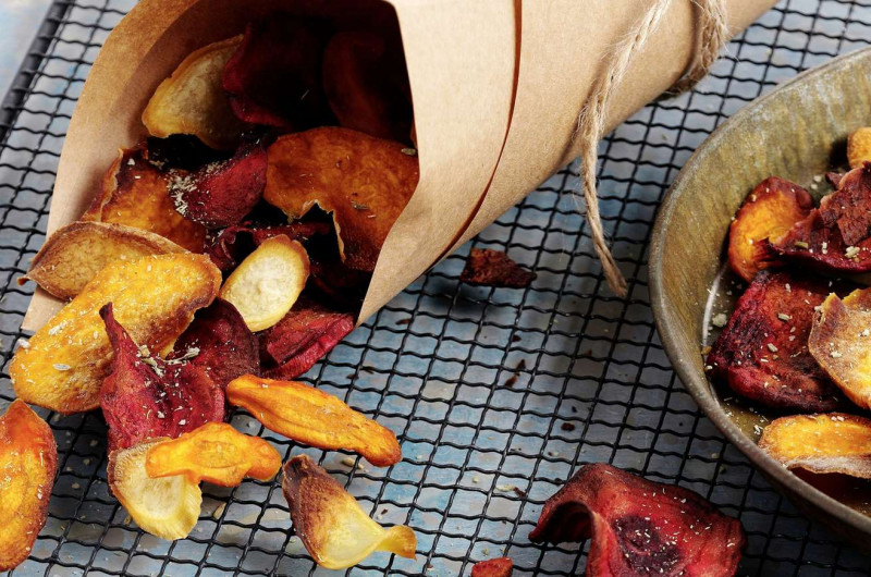 Chips de légumes racines