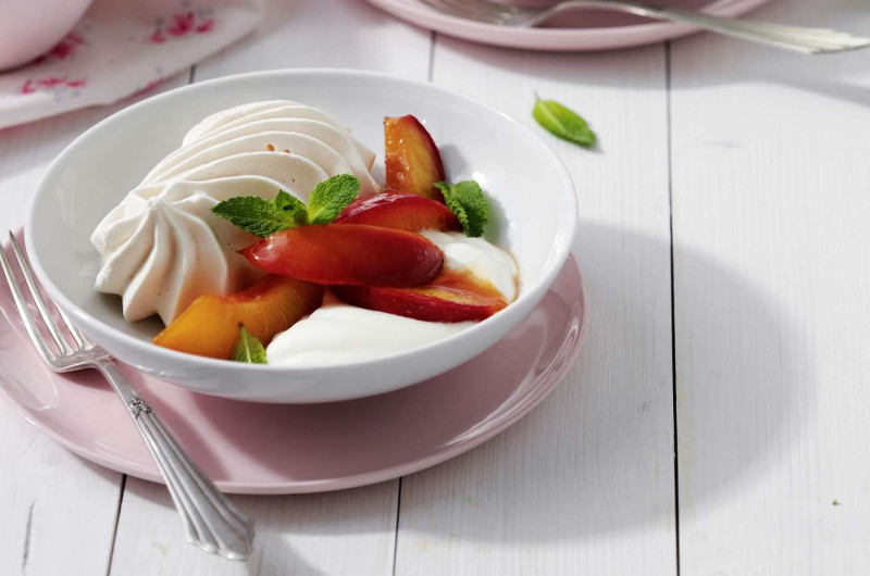 Nectarines caramélisées et meringue