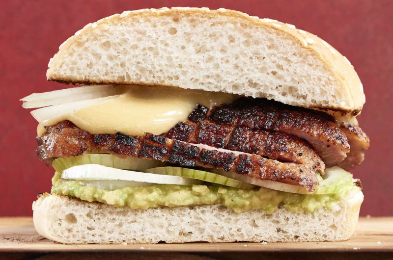 Burger de canard avec mayonnaise au miso