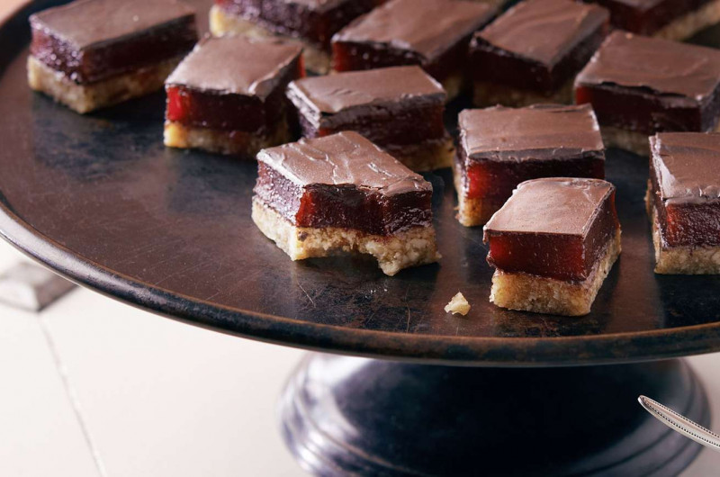 Croûtes à la gelée de pruneaux