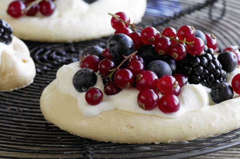 Meringue à la crème et aux petits fruits