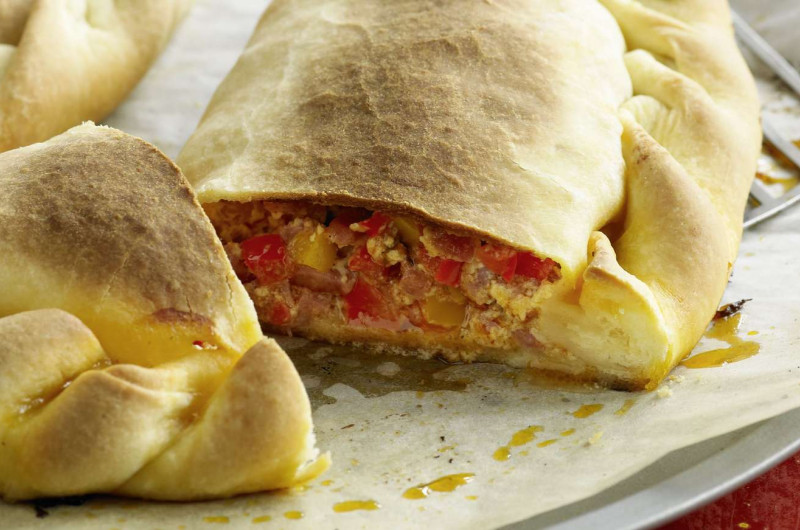 Calzone avec poivrons et pesto rosso