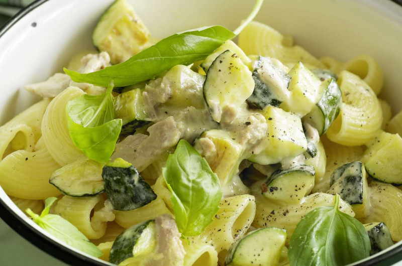 Chifferotti avec ragoût de courgettes et de thon