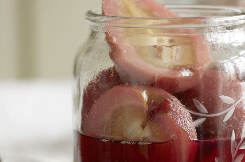 Poires au jus de baies